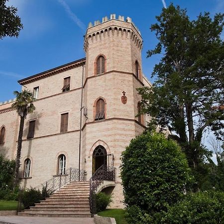 Castello Montegiove Otel Fano Dış mekan fotoğraf