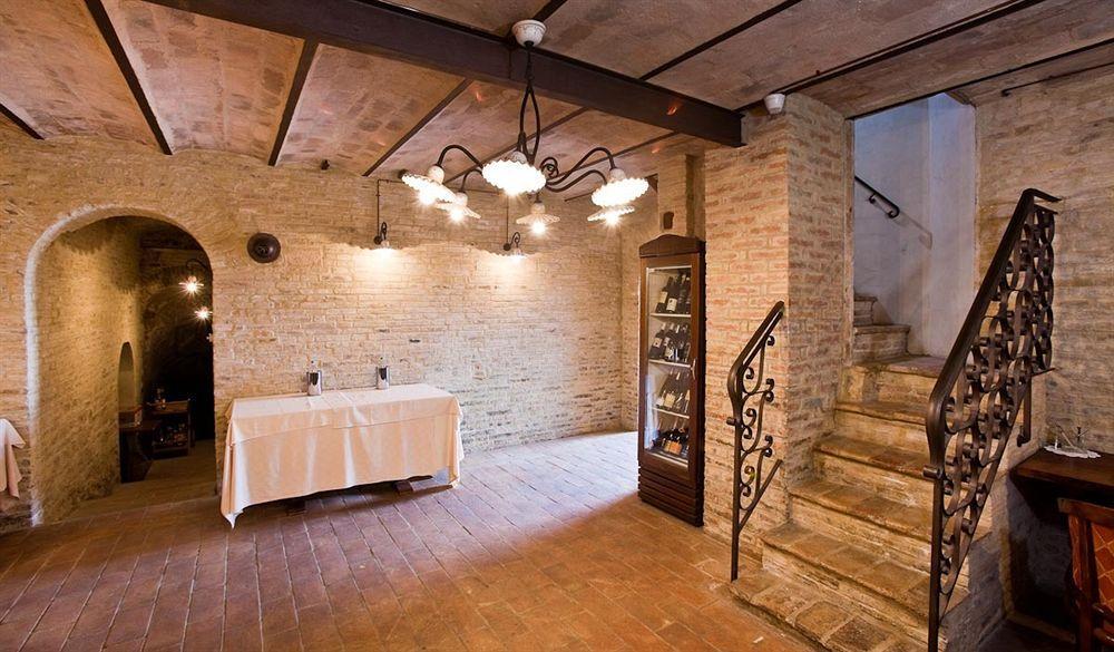 Castello Montegiove Otel Fano Dış mekan fotoğraf