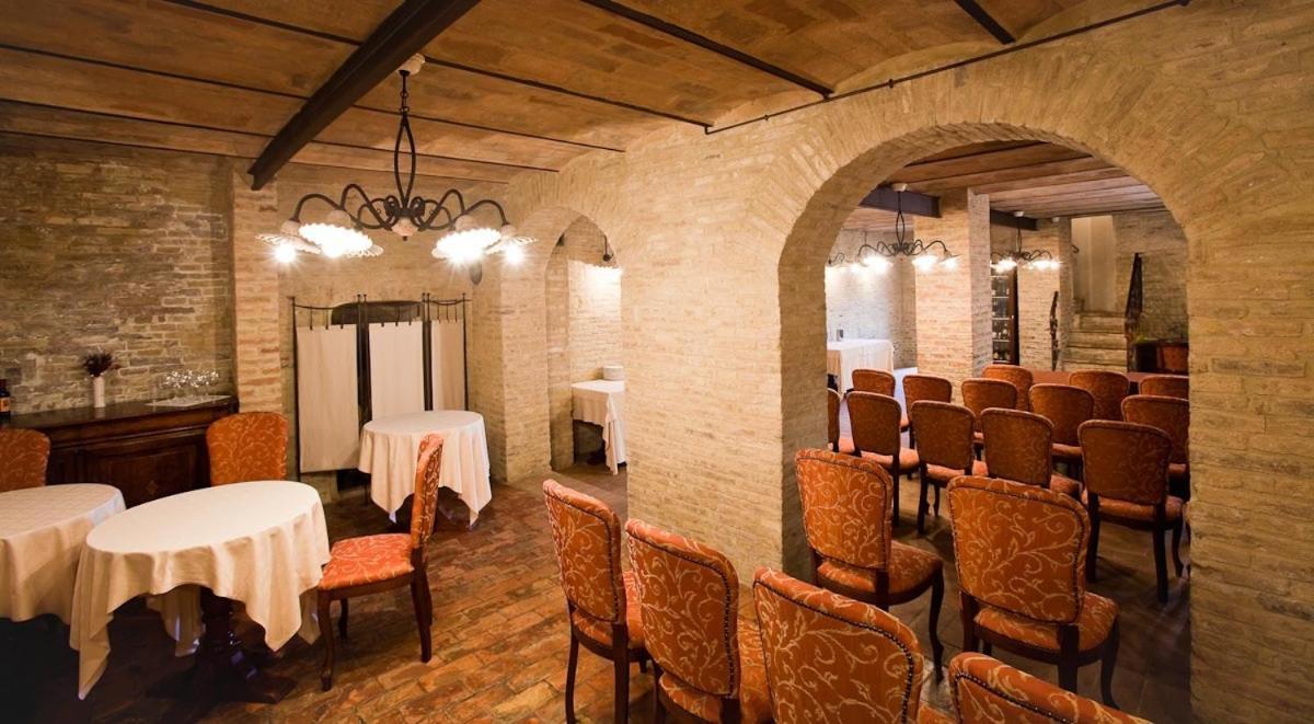 Castello Montegiove Otel Fano Dış mekan fotoğraf