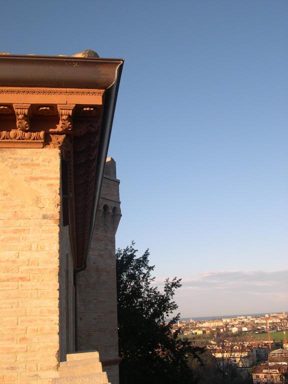 Castello Montegiove Otel Fano Dış mekan fotoğraf